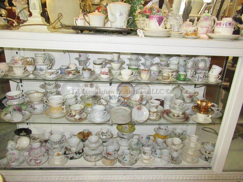 lot 863 image: Classic elegant decor tea cups