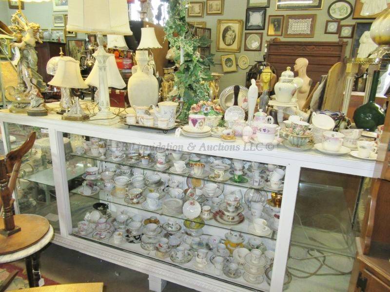 lot 860 image: Counter top display cabinet