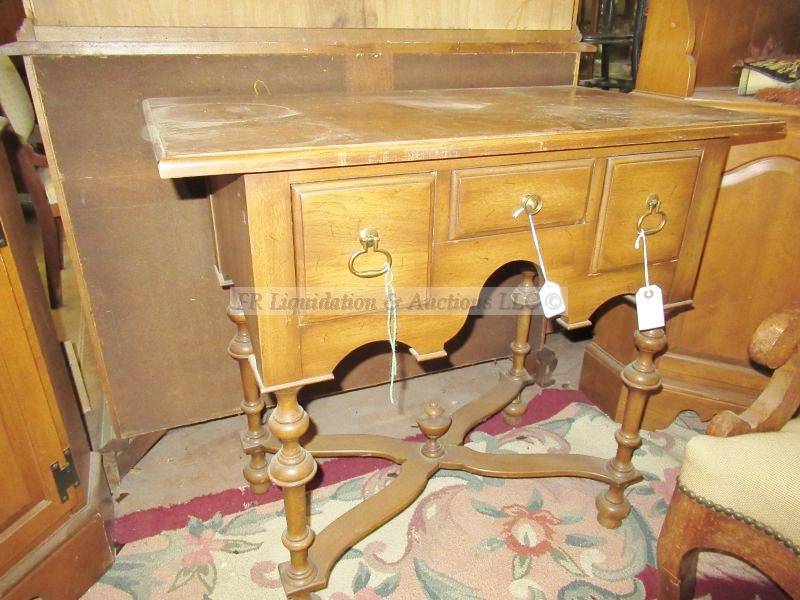 lot 186 image: Mid century entry hall table