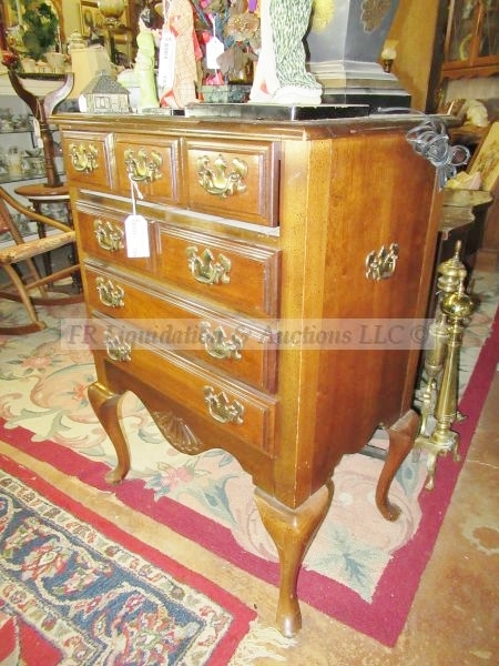 lot 194 image: Classic American Drew silverware chest