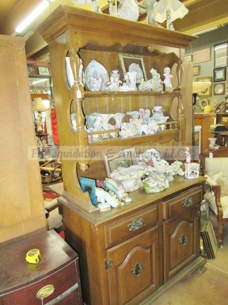 lot 197 image: Vintage Keller furniture China hutch