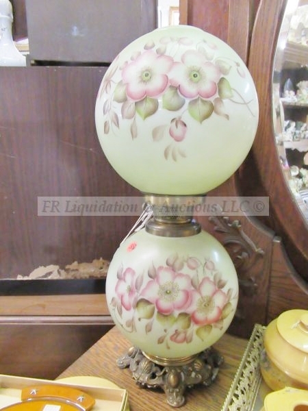 lot 203 image: Double globe parlor lamp