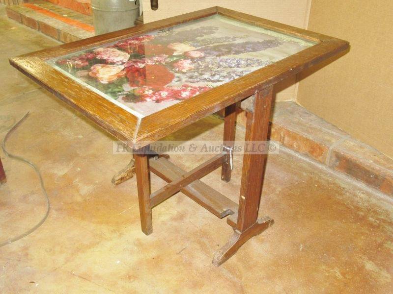 lot 212 image: Vintage folding game table