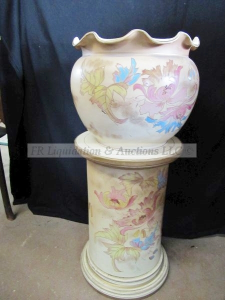 lot 247 image: Early century H & G Jardiniere & pedestal