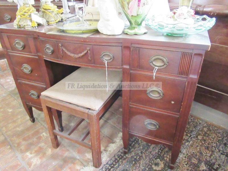 lot 282 image: 1940s Federal style kneehole desk