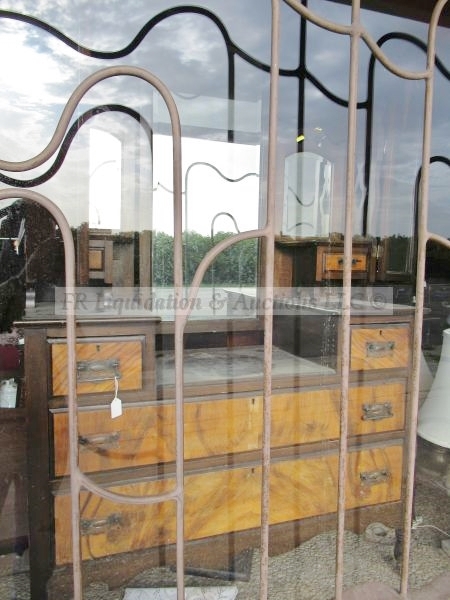 lot 284 image: Antique vanity desk