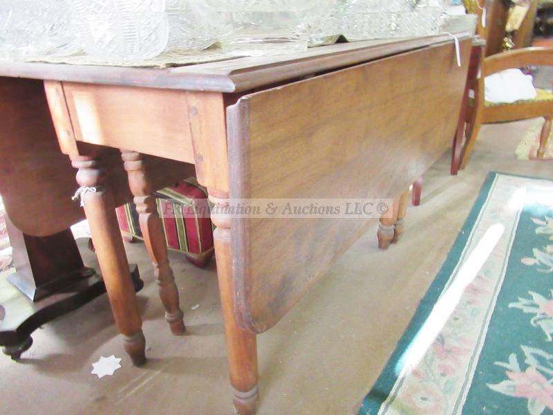 lot 288 image: Vintage drop leaf table