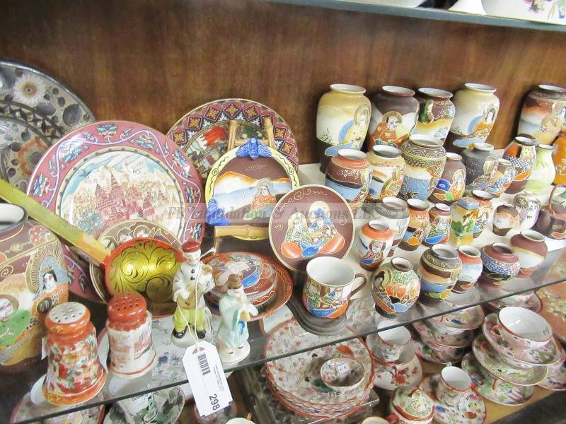 lot 298 image: Various Asian ceramics