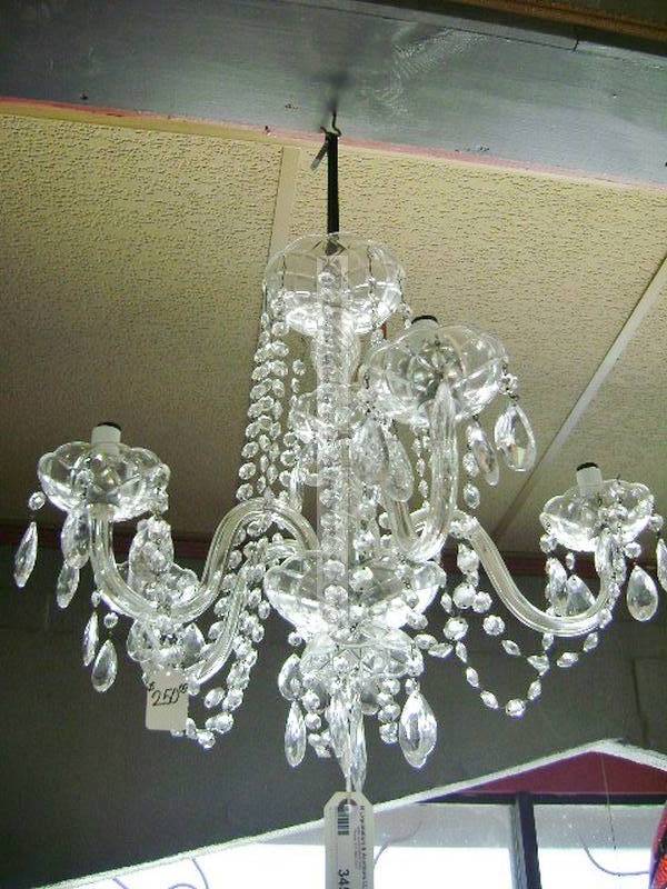 lot 345 image: Vintage Crystal chandelier