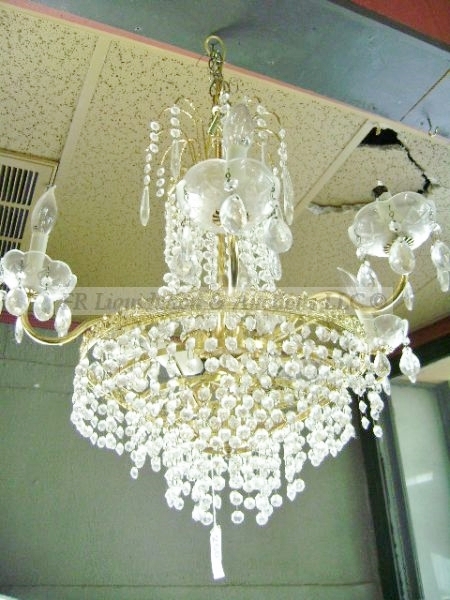 lot 348 image: Vintage Crystal teardrop style chandelier