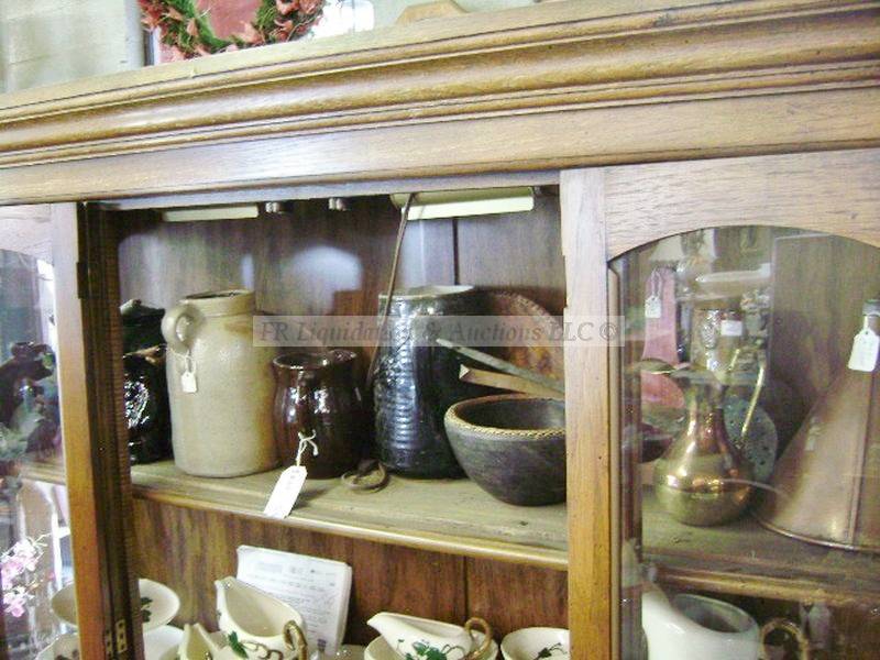 lot 325 image: Various ceramics and more