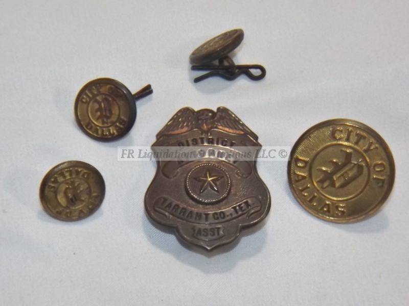 lot 480 image: City of Dallas buttons, DA Pin Badge