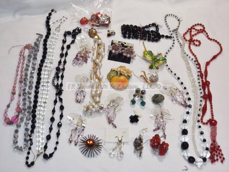 lot 467 image: West German and Austria jewelry