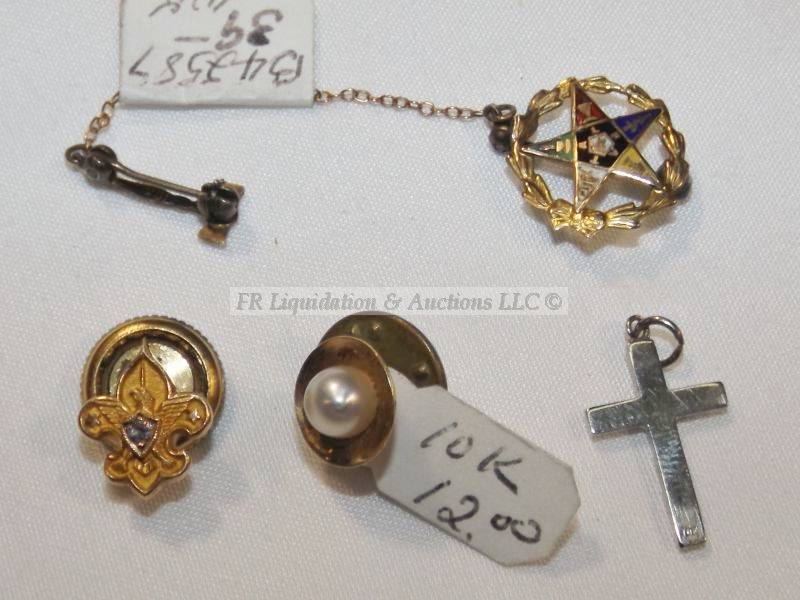 lot 531 image: 10K gold lapel pins