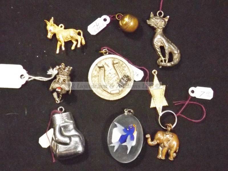 lot 474 image: Pendant jewelry