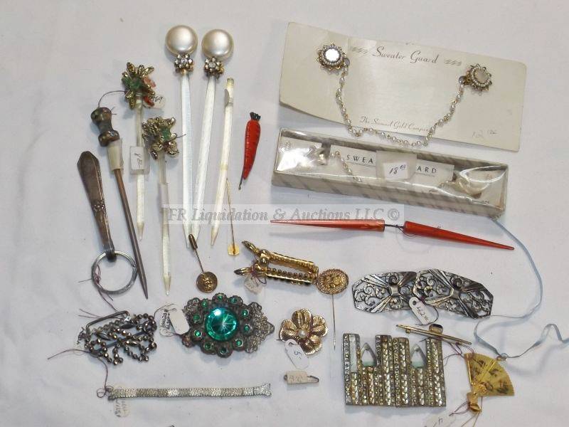 lot 481 image: Vintage jewelry