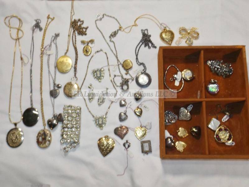 lot 536 image: Lockets, watches, other jewelry
