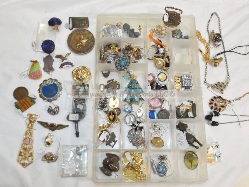 lot 508 image: Jewelry selection with organizer