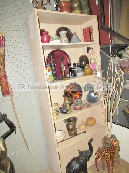lot 756 image: Shelf and contents