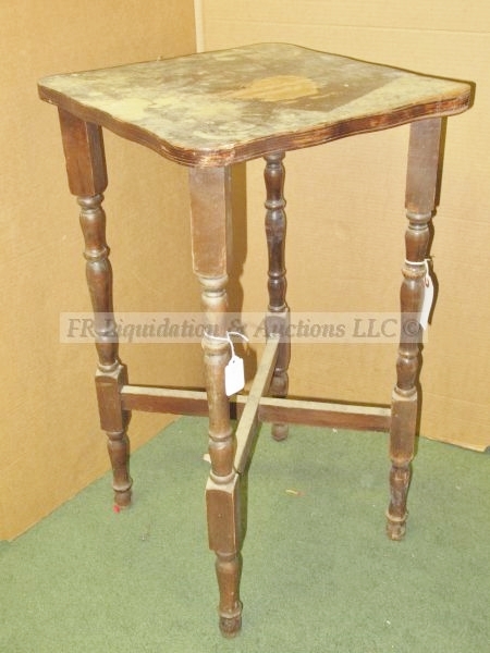lot 736 image: Vintage occasional table