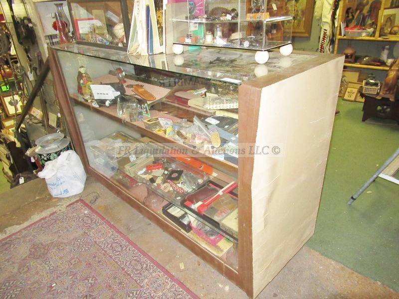 lot 747 image: Mid century Sheaffers pens display cabinet