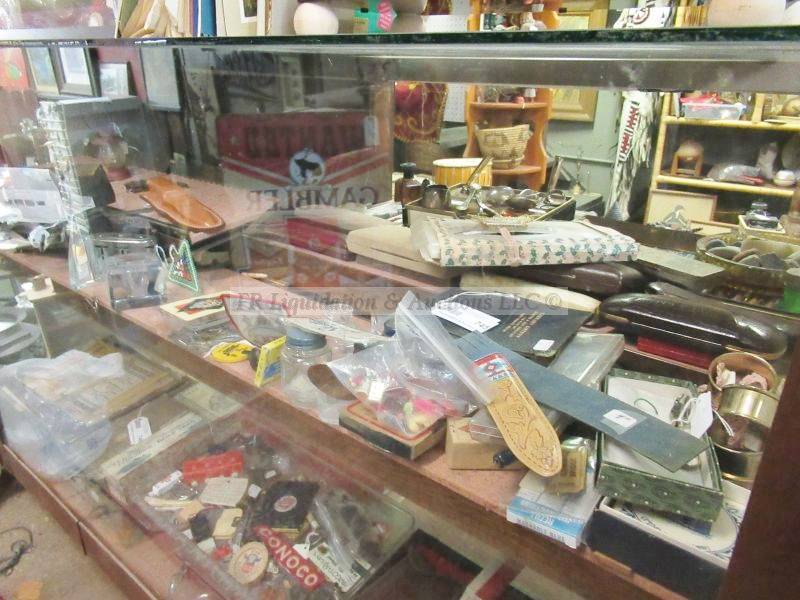 lot 745 image: Collectable contents top shelf display cabinet