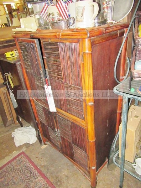 lot 725 image: Mid century Bamboo bar