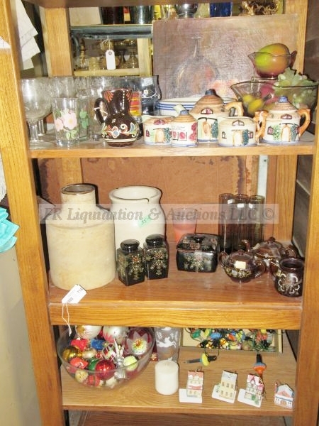 lot 717 image: Vintage ceramic ware and more