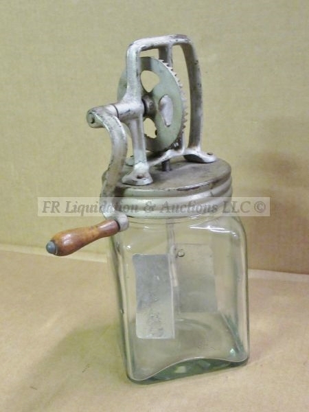 lot 698 image: Antique 1920s hand crank butter churn