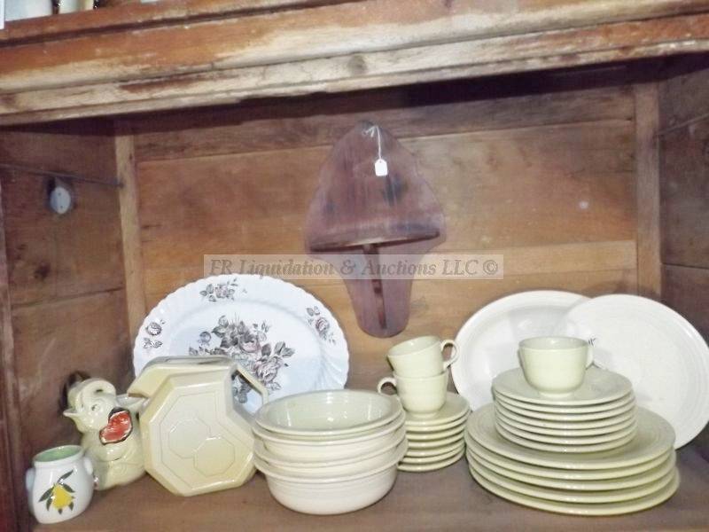 lot 685 image: Vintage Fiesta ware