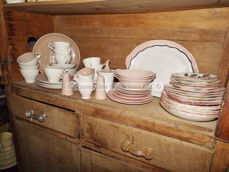 lot 686 image: Assorted ceramic ware