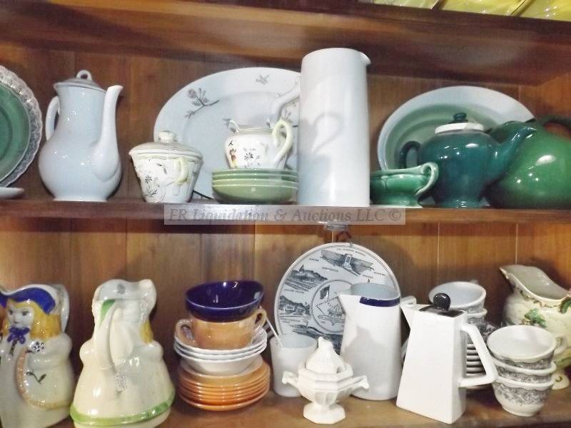 lot 676 image: Assorted ceramic ware