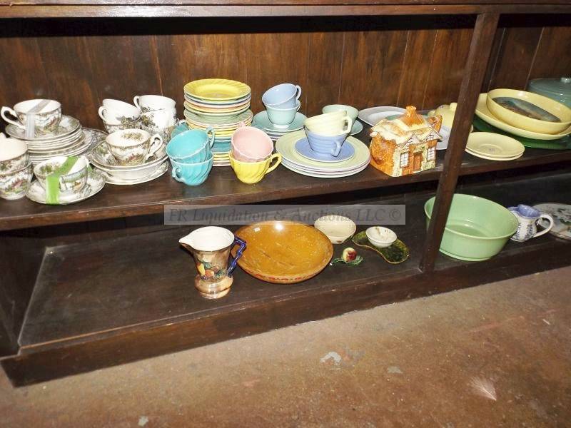 lot 678 image: Assorted ceramic ware