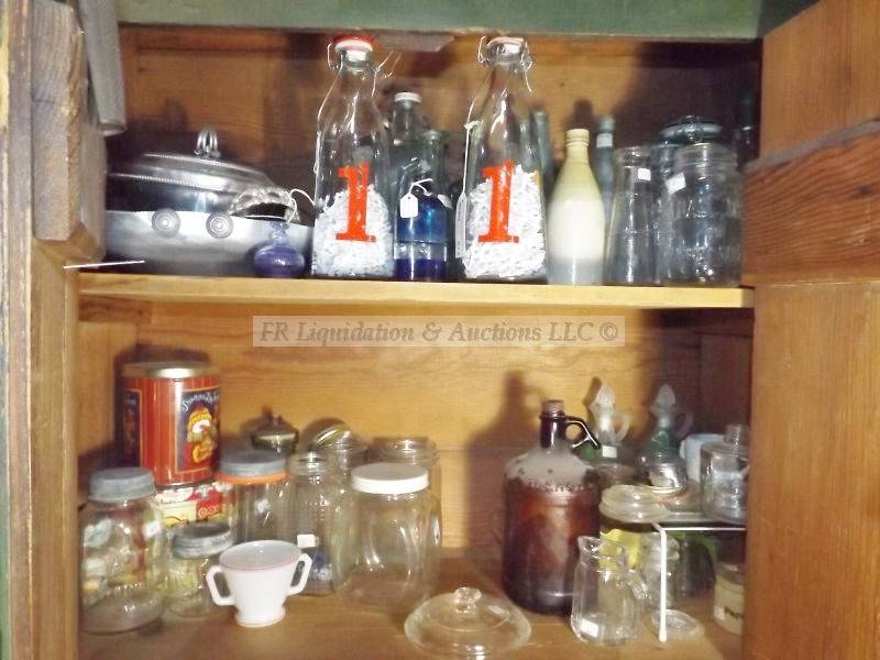 lot 672 image: Classic glassware and more