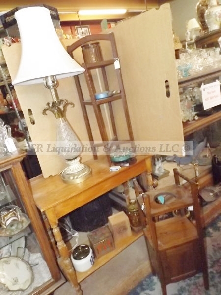 lot 305 image: Tobacco jars and more