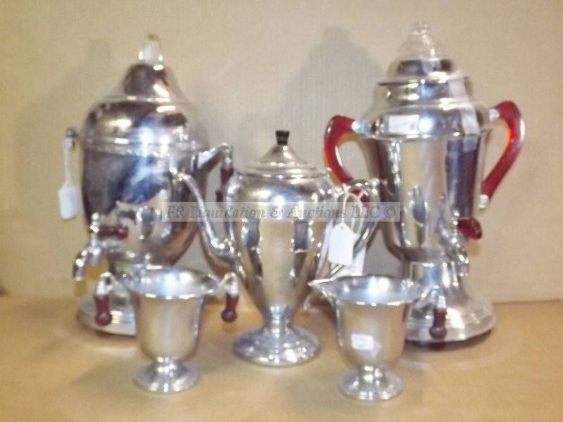 lot 663 image: Retro coffee percolators