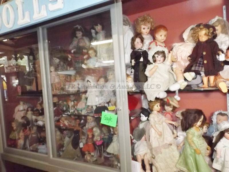 lot 643 image: Large collection of dolls