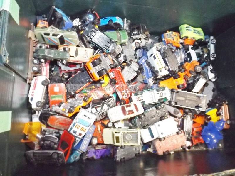 lot 640 image: Hot wheels generous quantity
