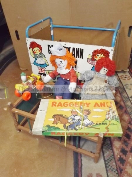 lot 625 image: Raggedy Ann & Andy collectables