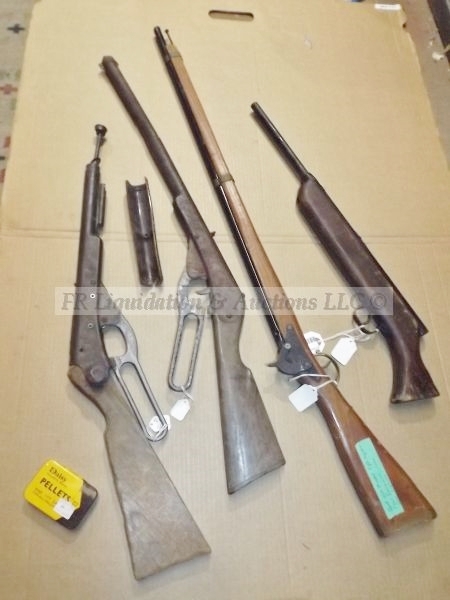 lot 866 image: Vintage Daisy BB guns