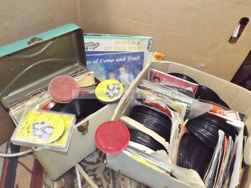 lot 609 image: Vintage 45 records and more