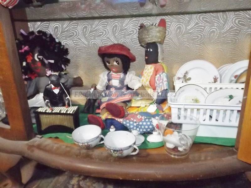 lot 445 image: Ethnographic Americana and doll serving dishes