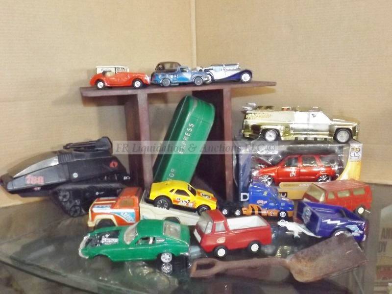 lot 452 image: Vintage toy cars and trucks