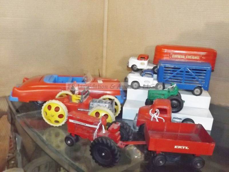 lot 451 image: Vintage toy cars and tractors