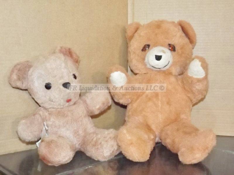 lot 454 image: Vintage Gund & KnickerBocker teddy bears