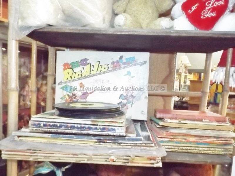 lot 455 image: Toy grouping including Annie Oakley outfit