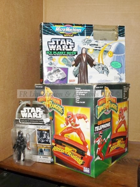 lot 453 image: Star Wars and Power Rangers toys
