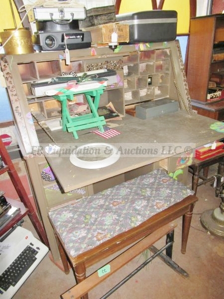 lot 333 image: Workstation with contents, cuban cigar box