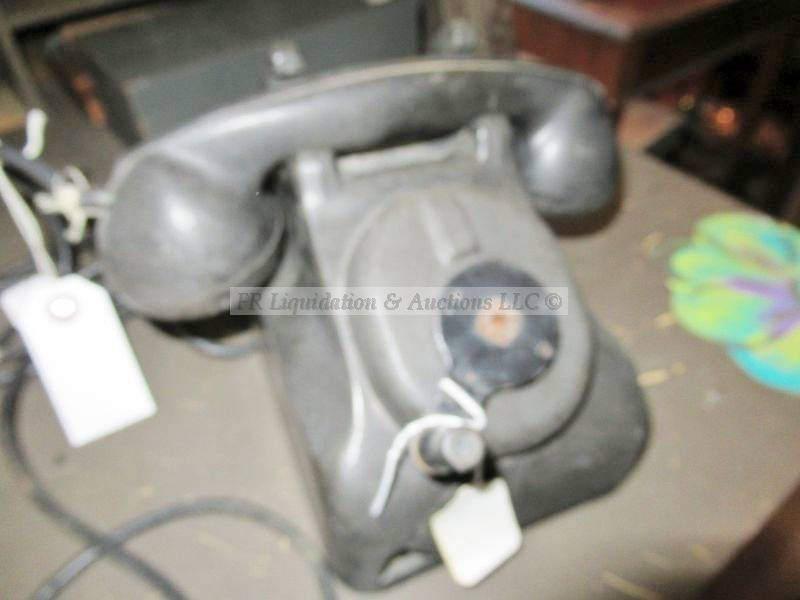 lot 335 image: 1930s Leich rotary crank phone