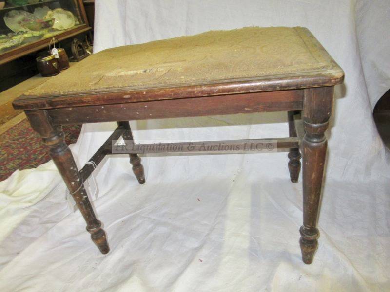 lot 350 image: Upholstered bench with stretcher & kitchen country legs